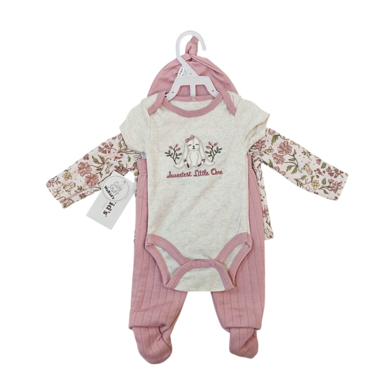 Conjunto de 4 piezas Acüchichi para bebé recién nacida con body crema de conejito, chaqueta floral y leggings rosas.