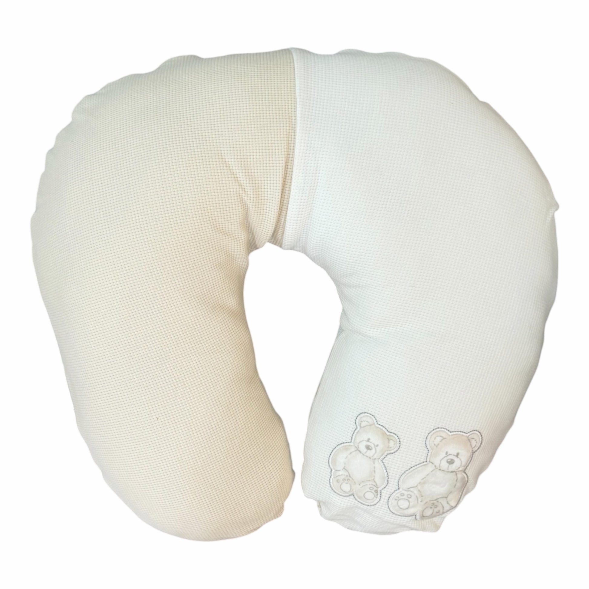 Almohada de lactancia Acüchichi en forma de U, color beige y blanco con bordado de ositos, textura suave y ergonómica.