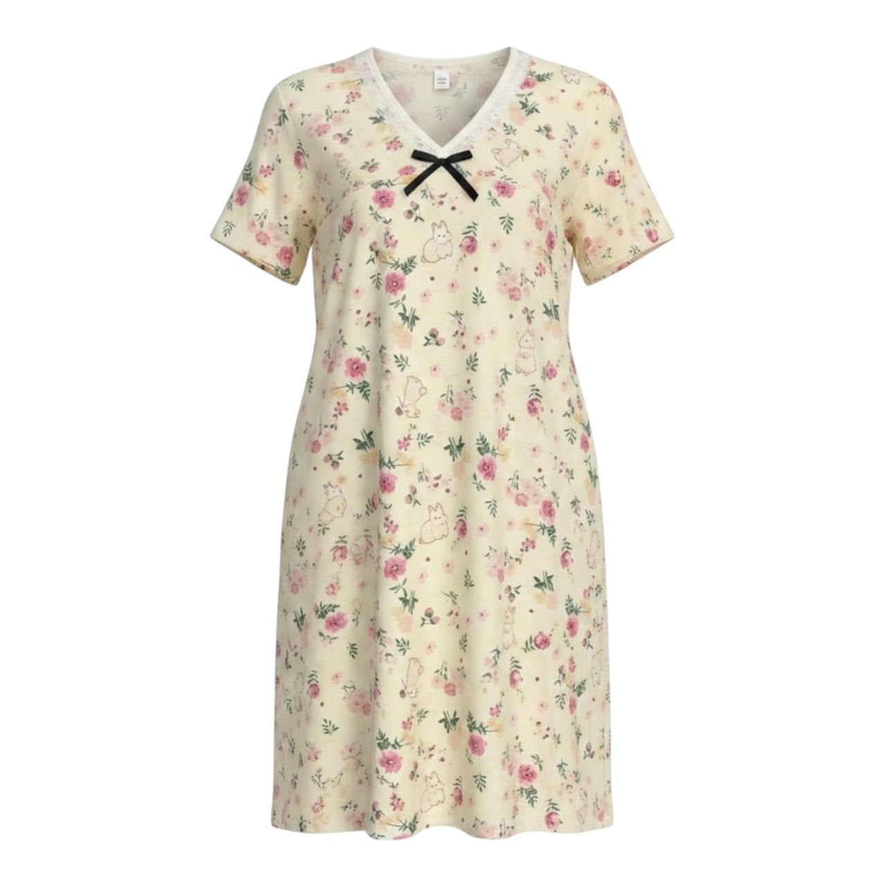 Camisón Acüchichi de color crema con estampado floral y de conejitos, cuello en V con encaje y lazo negro decorativo.