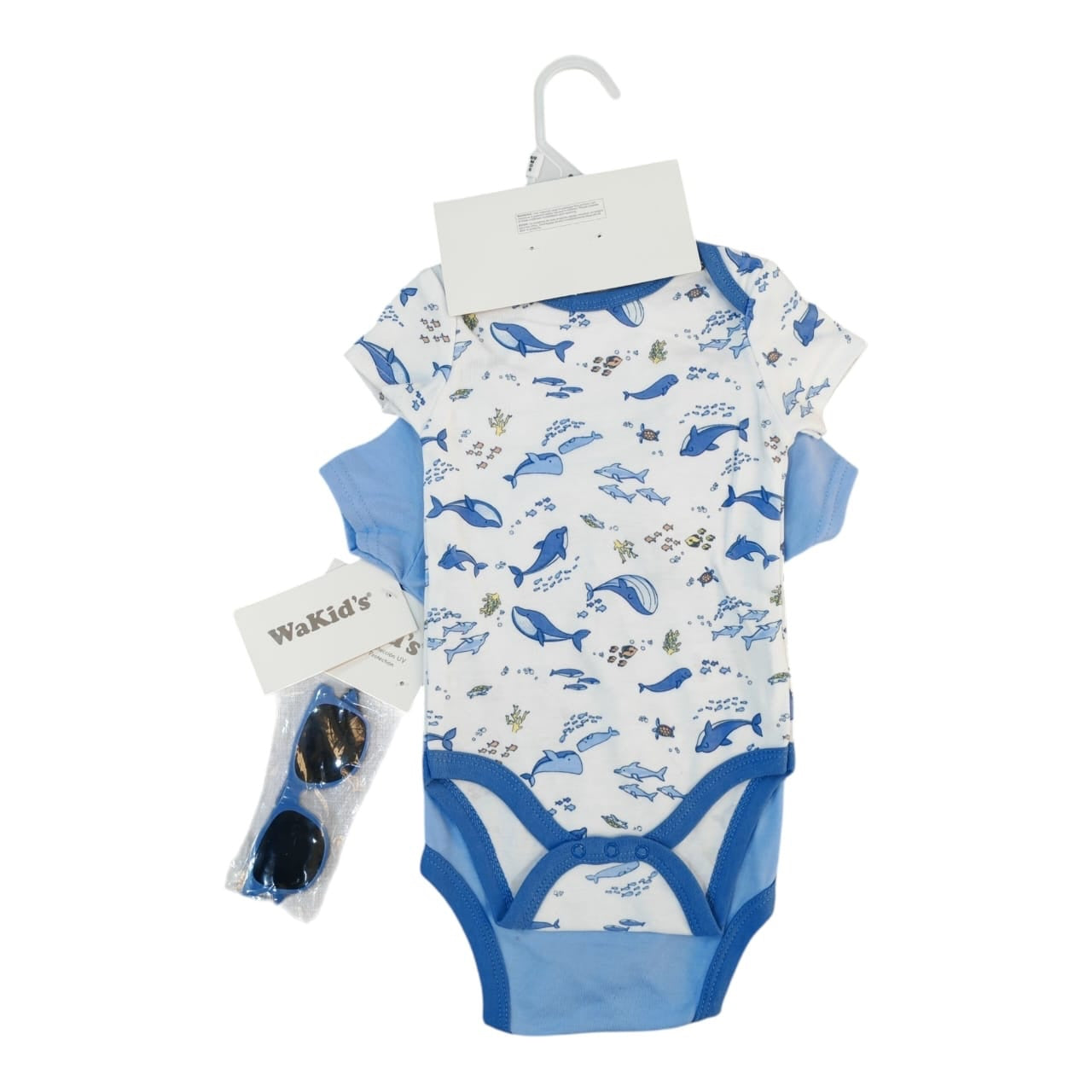 Conjunto de verano Acüchichi para bebé con bodies de algodón, estampado de ballenas azules, gorro y lentes de sol.