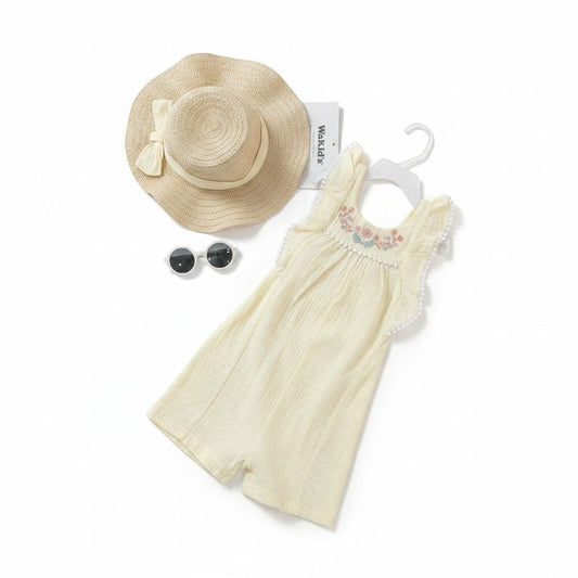 Conjunto de verano Acüchichi amarillo pastel con bordados florales, incluye sombrero de paja y lentes de sol