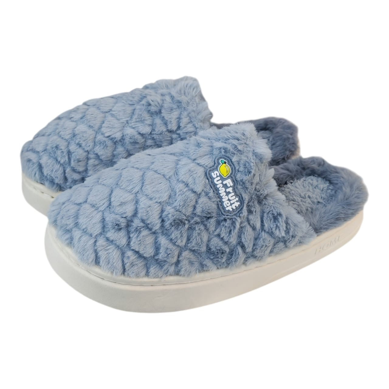 Pantuflas Acüchichi de felpa azul claro con textura acolchada y detalle Fruit Summer para descanso en el hogar