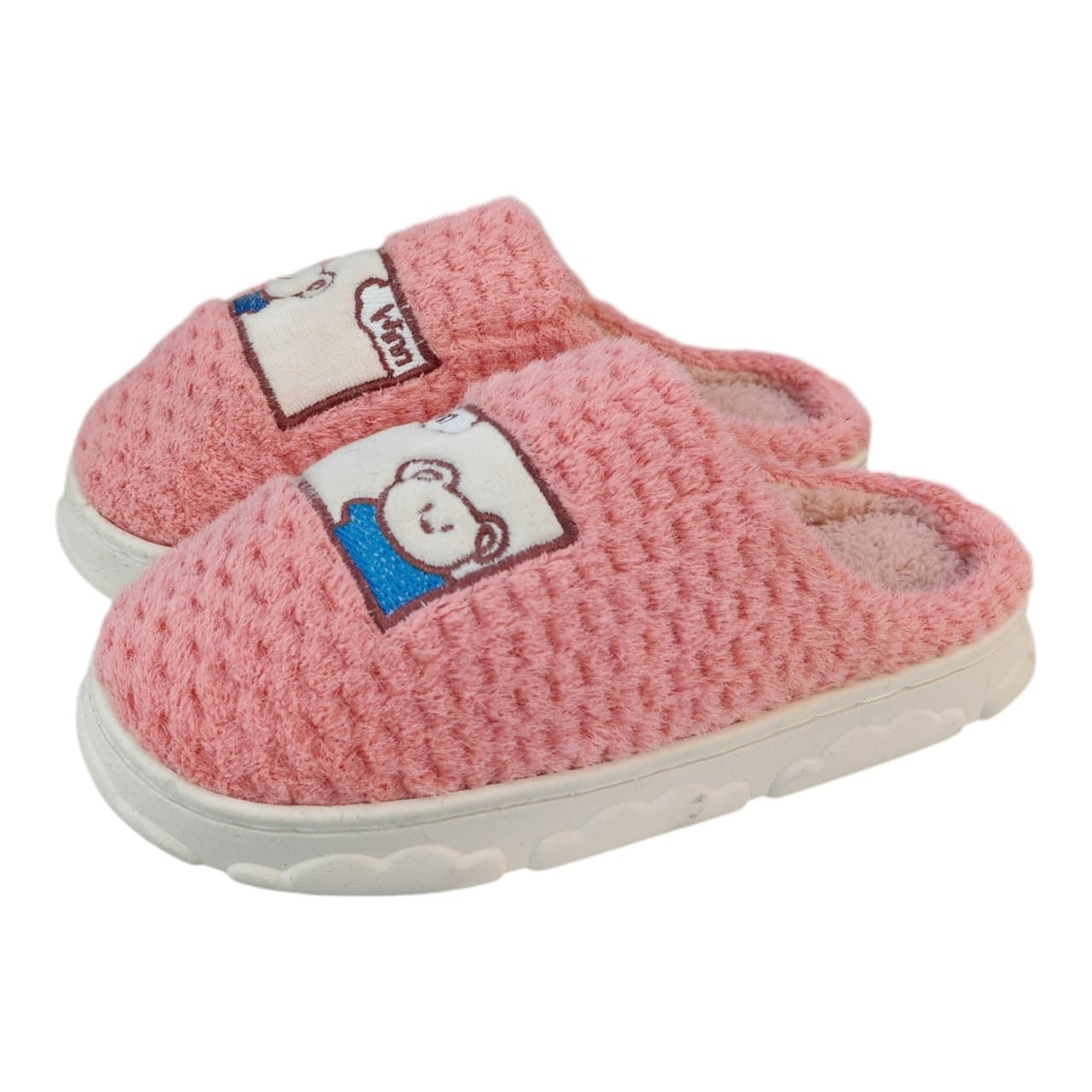 Pantuflas Acüchichi de felpa rosa con diseño de osito bordado y suela antideslizante para máxima comodidad en el hogar.