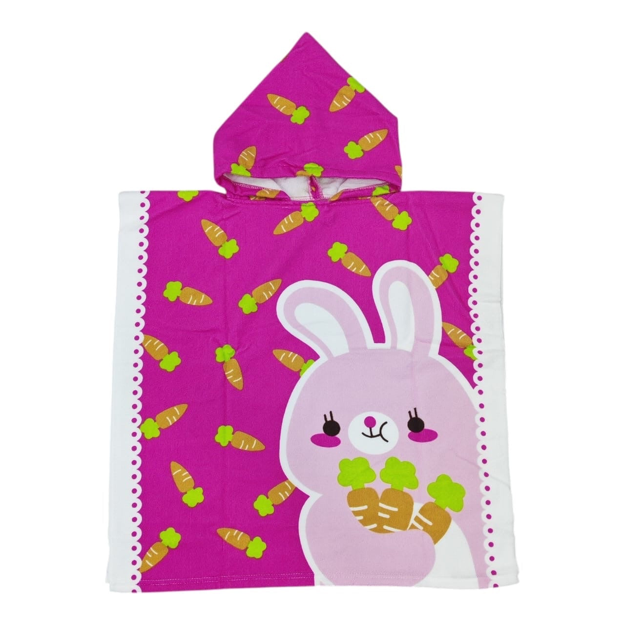 Toalla poncho Acüchichi para niños color fucsia con estampado de conejito y zanahorias, incluye capucha absorbente.